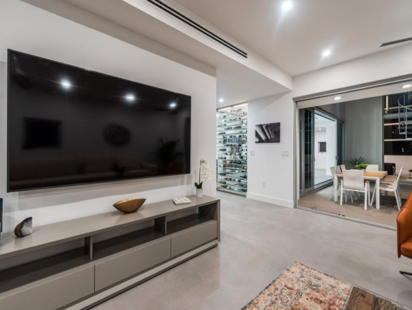Miami Waterfront Luxury Villa - 4 Bedrooms Boater`s Retreat with Gym & Pool